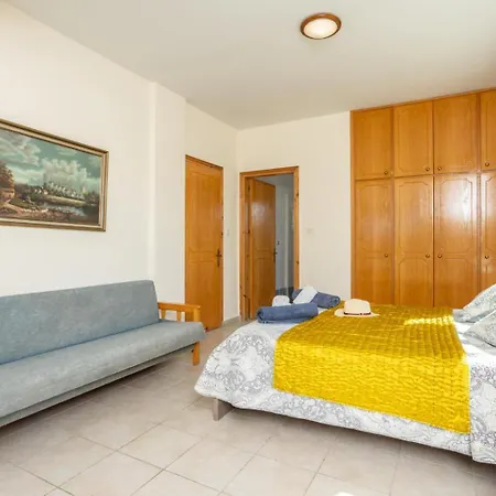 Blue Bay Nicole Vilă Mavroli