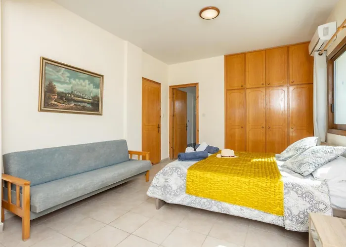 Blue Bay Nicole Vila Mavroli